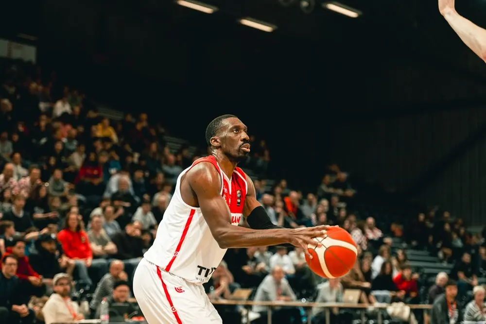 michel-ofik-nzege-suisse-2023-fiba-1ee7b130-31ac-6616-b86e-d7671e908dbc